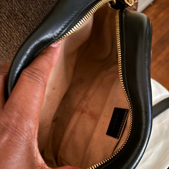 It’s Real Y’all!:) Gucci crossbody purse with/bag - Picture 6 of 8